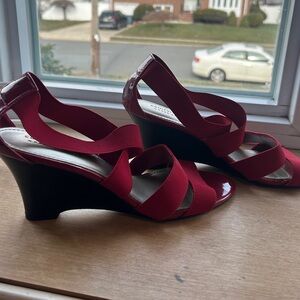 SIZE 8 red wedge heels 👠